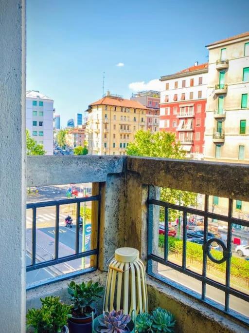 Sunny Flat 50 Meters From The Metro Διαμέρισμα Μιλάνο Εξωτερικό φωτογραφία